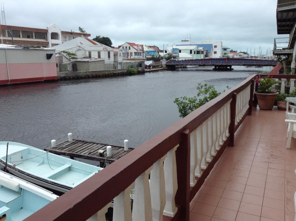 Belcove Hotel & Guesthouse Belize City Ngoại thất bức ảnh