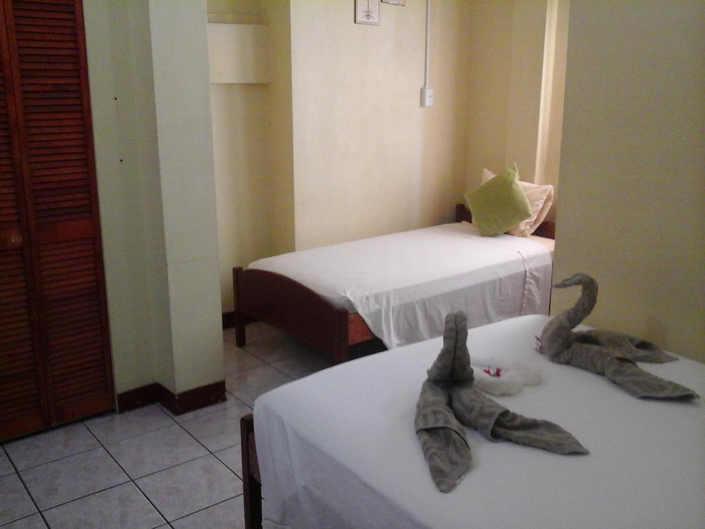 Belcove Hotel & Guesthouse Belize City Ngoại thất bức ảnh