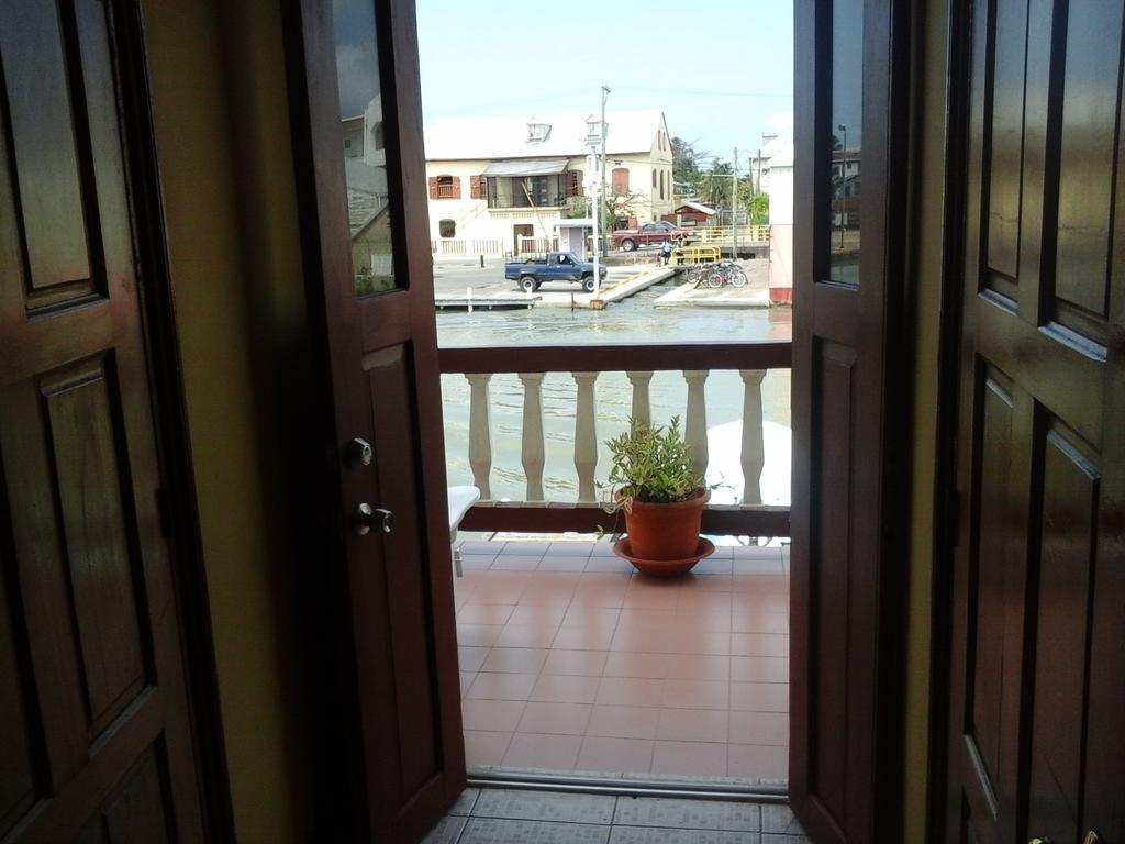 Belcove Hotel & Guesthouse Belize City Ngoại thất bức ảnh