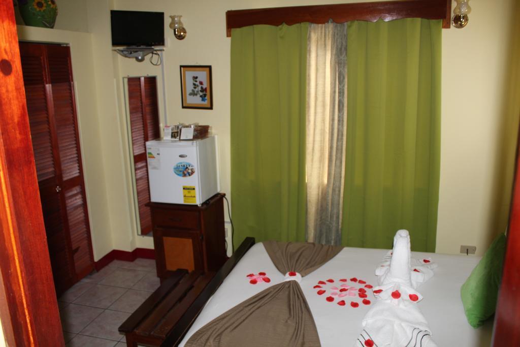Belcove Hotel & Guesthouse Belize City Ngoại thất bức ảnh